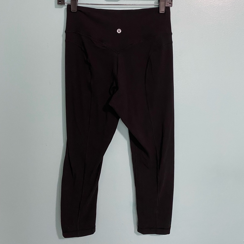 BLACK LULULEMON LEGGINGS SIZE 6